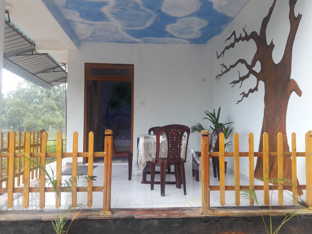 White Arcadia Cottage Ella Exterior foto